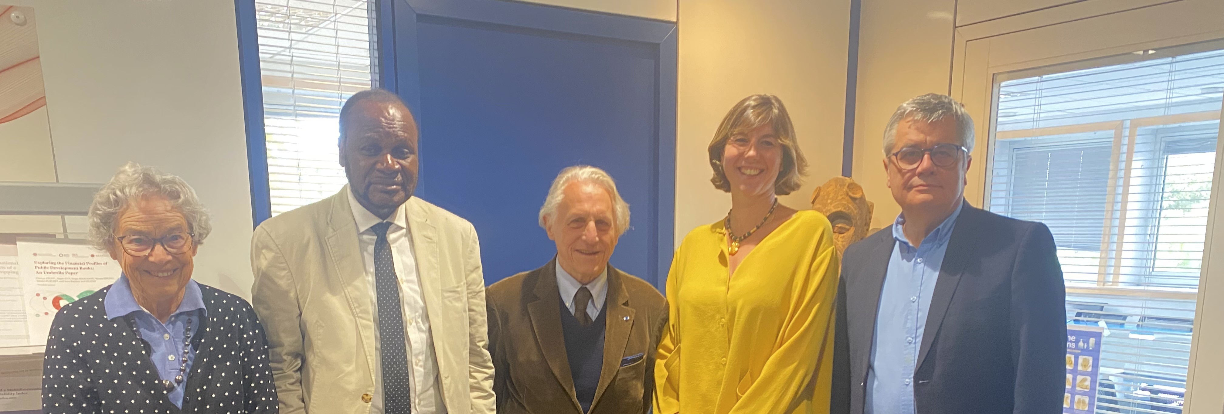 Visite de l'UPN à Clermont-Ferrrand le 24 septembre 2025. De g à d: Sylviane Guillaumont Jeanneney, Claude Sumata, Patrick Guillaumont, Céline de Quatrebarbes, Philippe Messéant